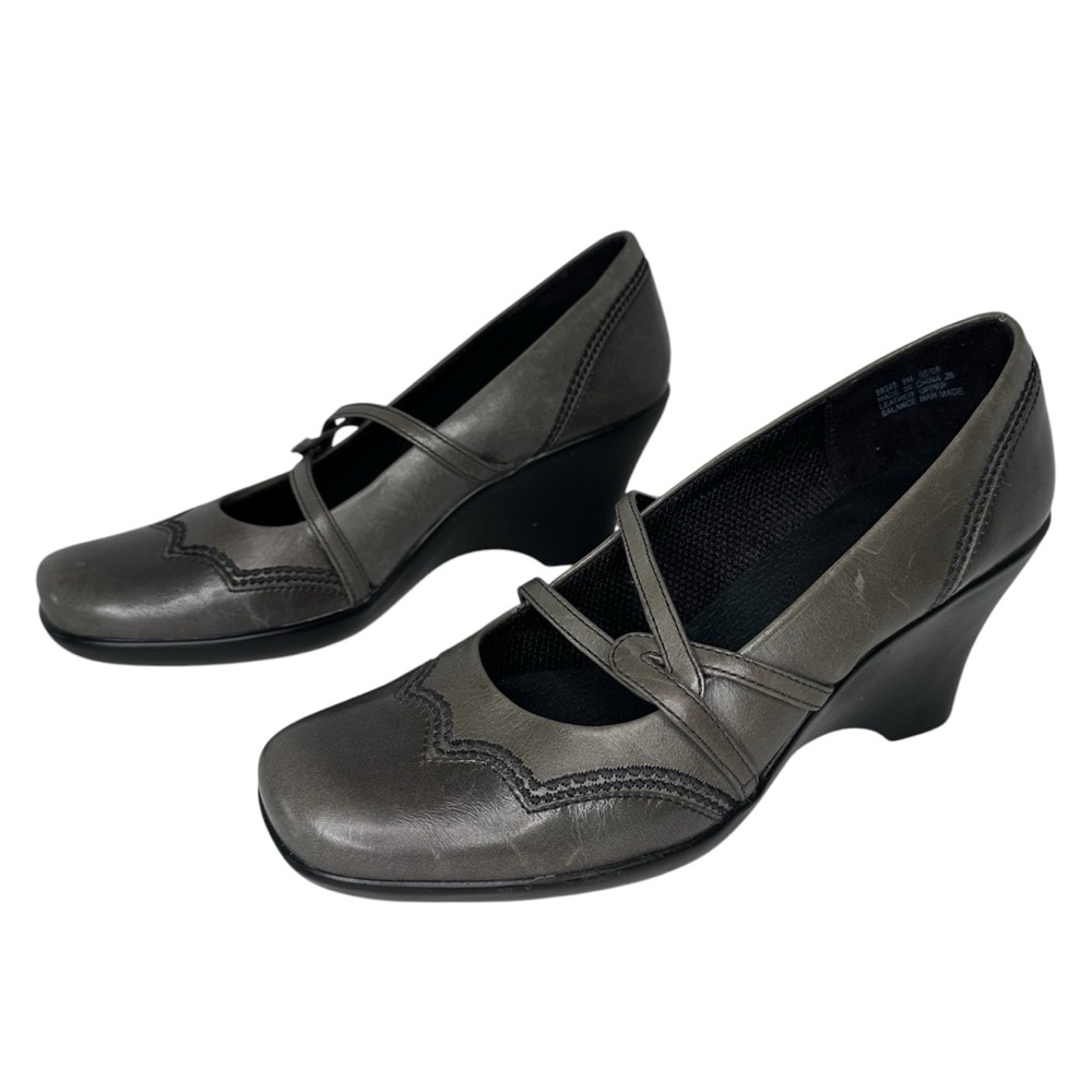 Clarks | Women's Gray Mary Jane Wedge Shoes w/ Leather Tooling | Size 8